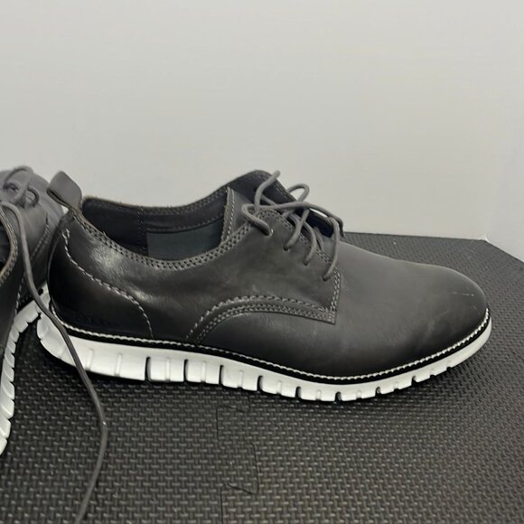 Size 9 Men's Cole Haan ZEROGRAND Plain Toe Dress Shoes - Picture 6 of 8